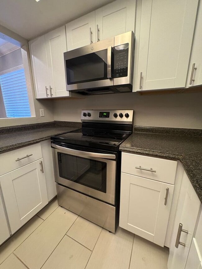 Photo - READY TO VIEW NOW!-HALF OFF FIRST MONTH RE...