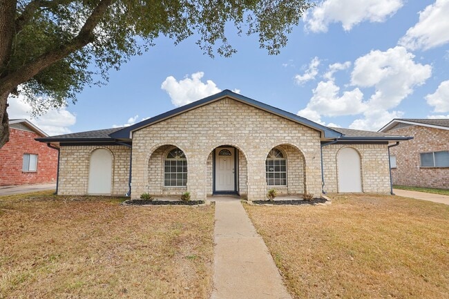 Building Photo - 815 Park Meadow Dr