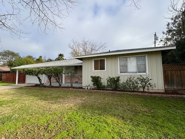 Photo - Beautiful 3 Bedroom For Rent in Sacramento!