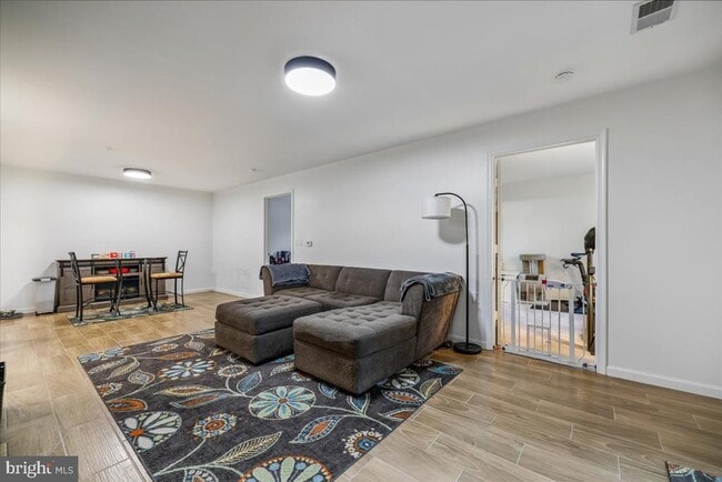 Photo - 10010 Vanderbilt Cir Unit 3-9