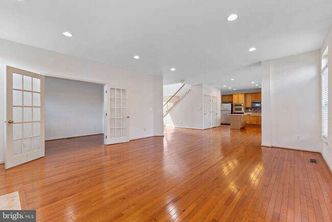 Photo - 7209 Bladen Pl