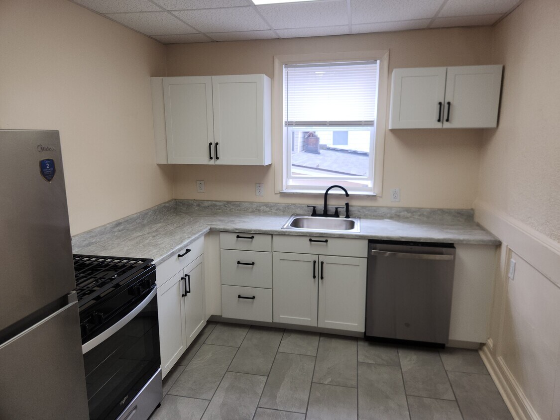Kitchen - 1918 Sarah St (Pittsburgh, PA)