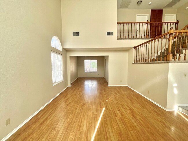 Photo - Gorgeous 4 Bedroom Home with Pool & Spa Located in The Lakes