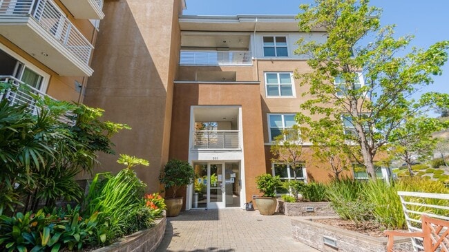 Photo - 301 Crescent Ct Condo