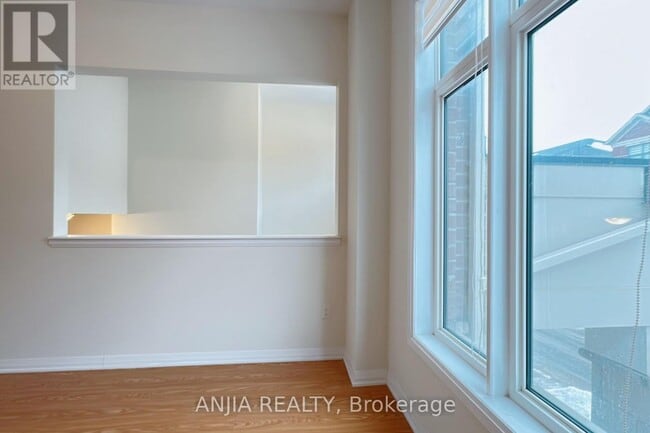 Photo - 33 Millman Ln