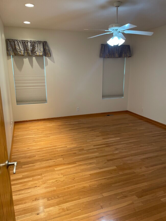 Photo - 2509 Sandhutton Ave Unit 2509