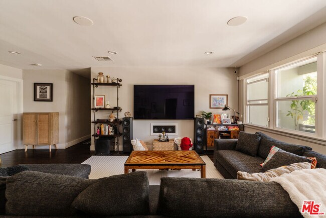 Photo - 5940 Matilija Ave