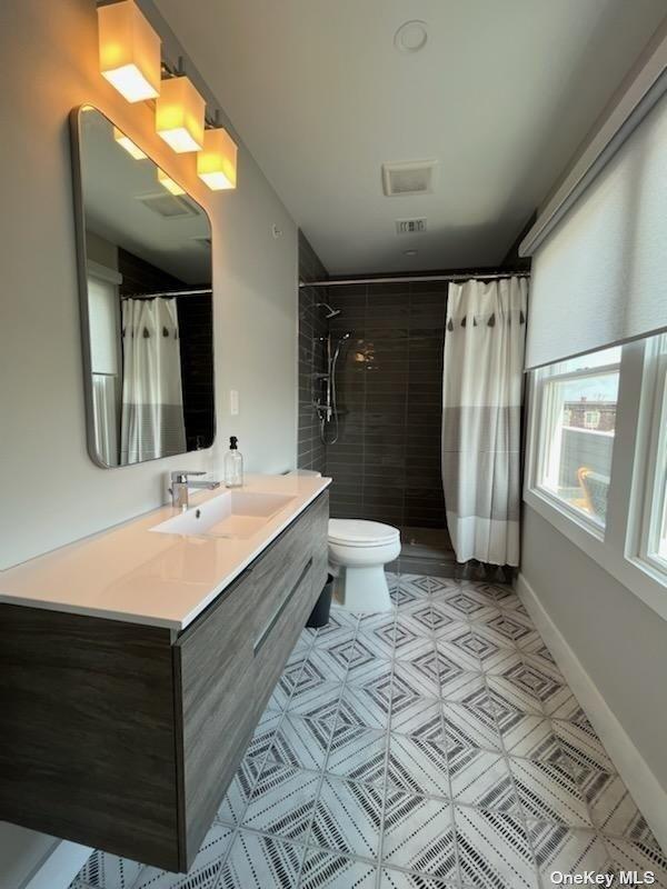 Photo - 334 Dehnhoff Walk