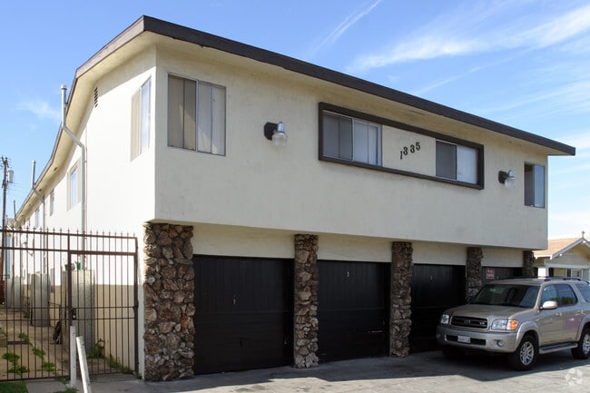 Building Photo - 1335 Stanley Avenue Rental