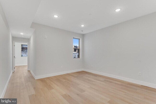 Photo - 1243 W Westmoreland St