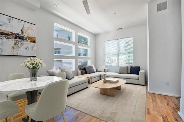 Photo - 5647 Live Oak St