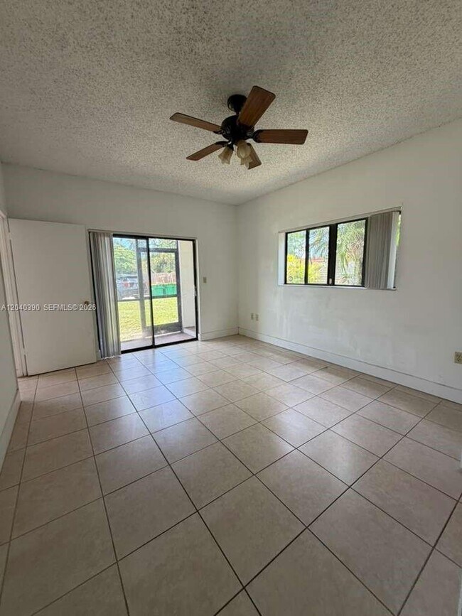 Photo - 2550 SW 18th Terrace Unidad 2201