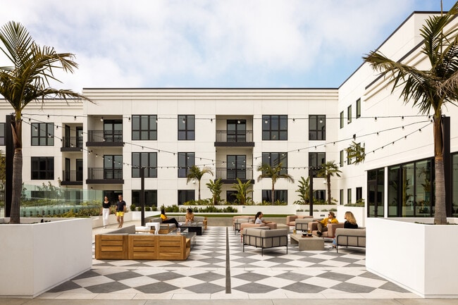 Hollywood Park Residences