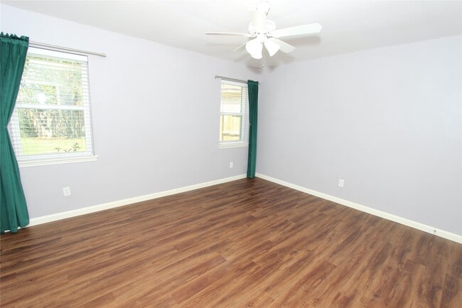Photo - 1803 Oaklawn St
