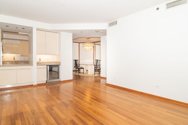 Photo - Spacious Condo, Exclusive Building - Honolulu Unit 704