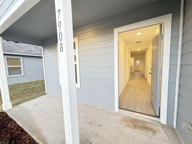 Photo - 7908 Gilbert St