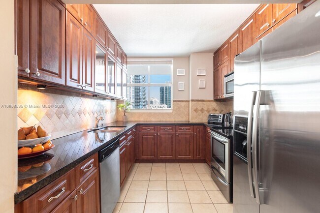 Photo - 1250 S Miami Ave Unidad 2214