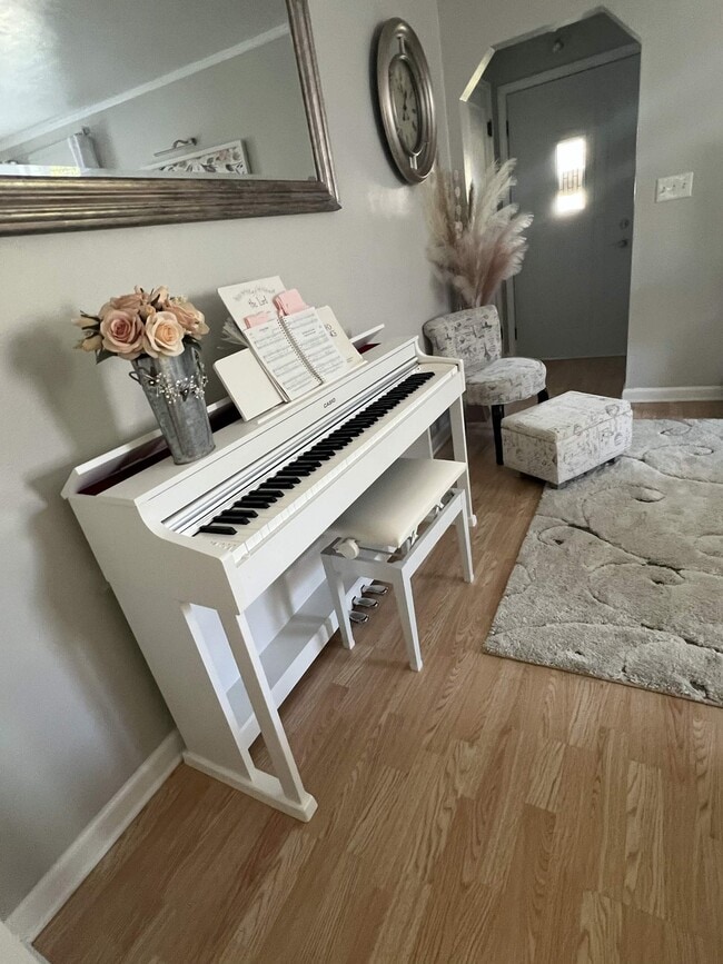 Photo - 5726 Lincoln Ave