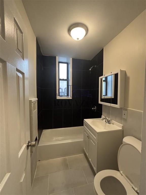 Photo - 25 Van Velsor Pl Unit 4L