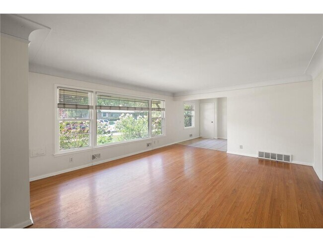 Photo - 3825 Ewing Ave S