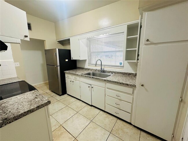 Photo - 6033 Balboa Dr