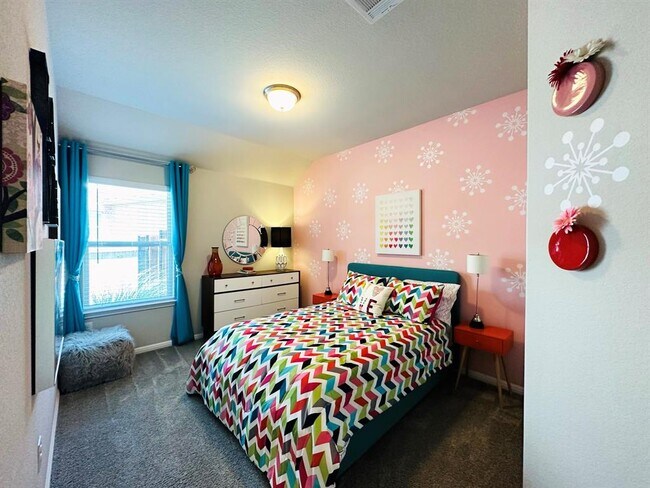 Photo - 112 Groesbeck Ln