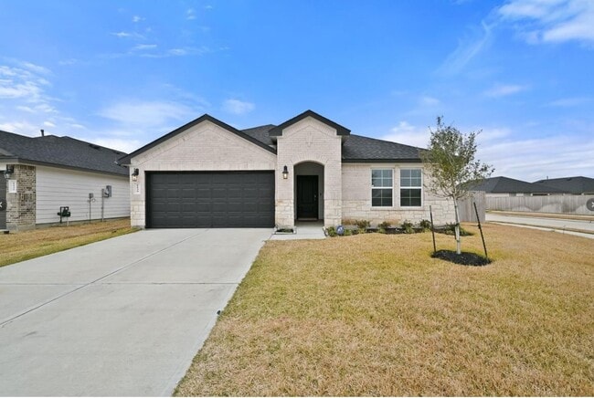 Photo - 1139 Hughes Crossing Dr House