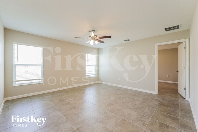 Photo - 615 Lindbergh Wy