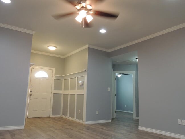 Photo - 1003 N Doris Ave