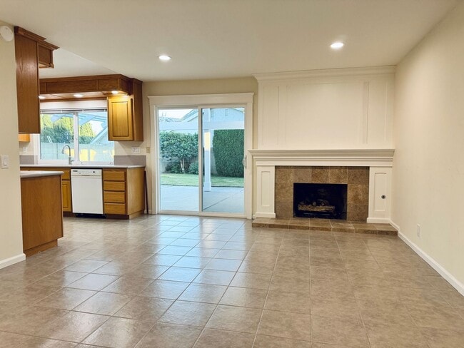 Photo - 10536 Perch Ave