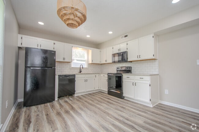 Building Photo - 1335 Heafer Rd Rental