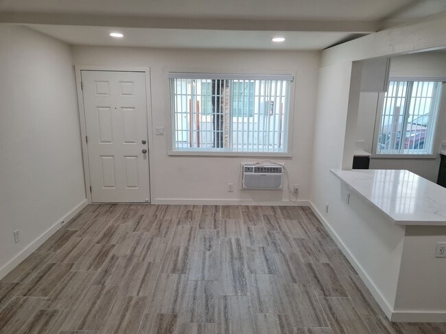 Photo - 1437 W Almond Ave Unit 1437