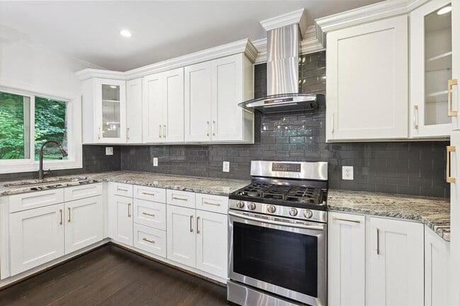 Photo - 1824 Allison St NW