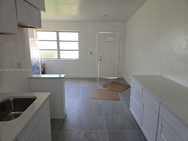 Photo - 3001 SW 23rd Terrace Unidad A