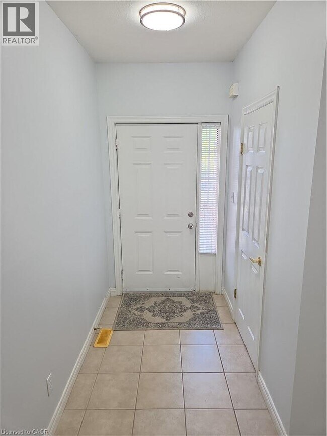 Photo - 673 Butternut Ave