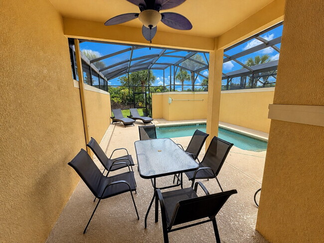 FURNISHED 4 bedroom townhome in Paradise Palms!