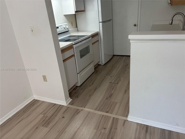 Photo - 2300 NW 33rd St Unit 909