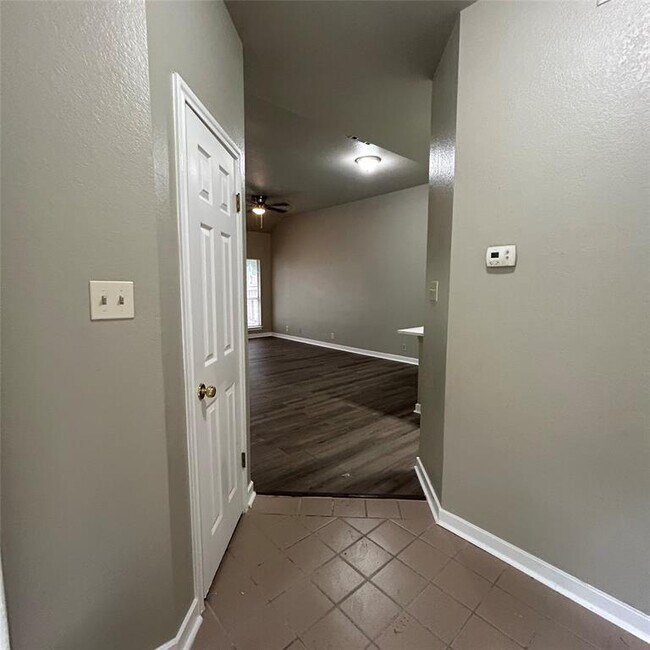 1235 Armadillo Rd