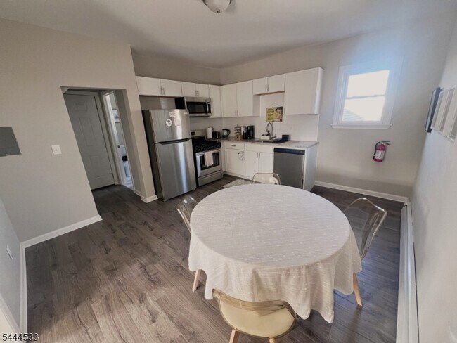 308 N 2nd St Unit 2