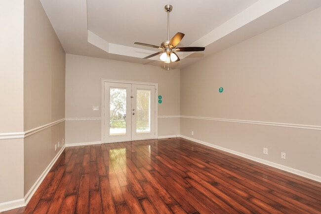 Photo - 1002 Esquire Ct
