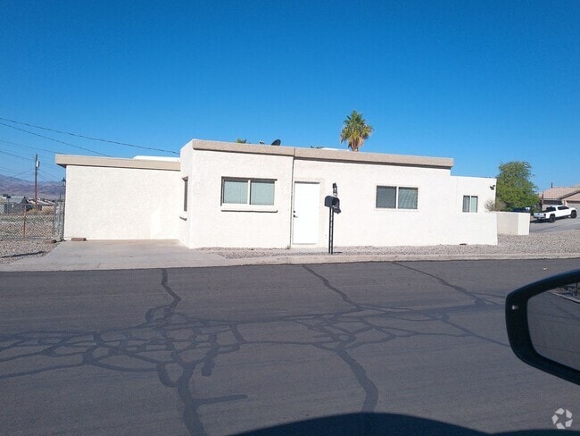 Building Photo - Long Term Duplex rental