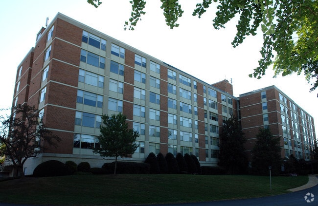 Photo - 4401 Roland Ave