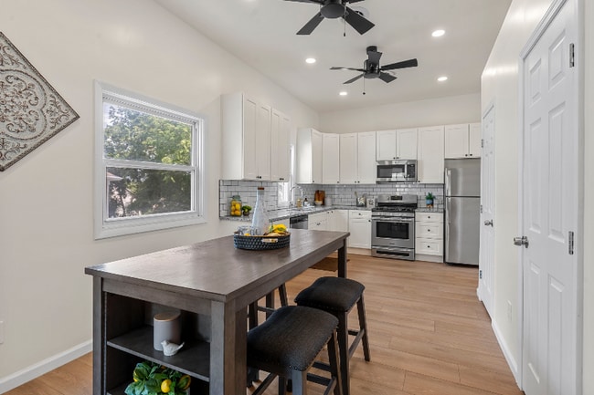 Building Photo - 800 N 4th St