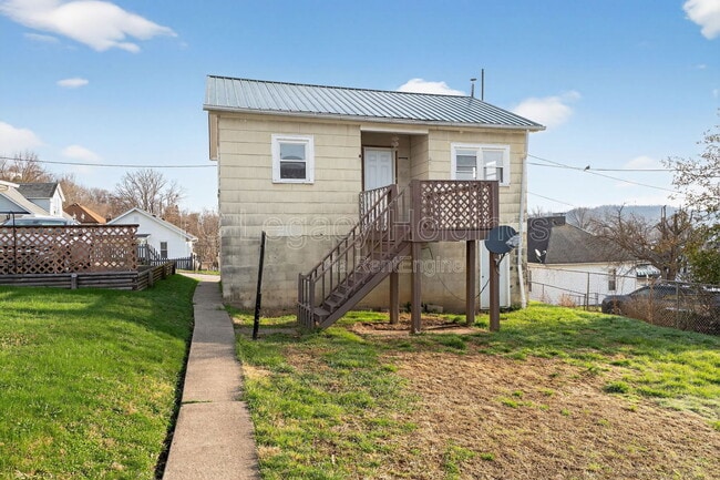 Photo - 604 1/2 Hart Street