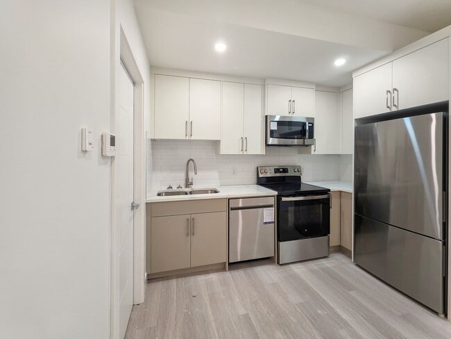 Photo - 7412-7434 34 Ave NW