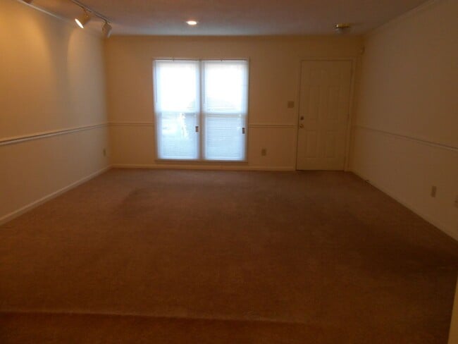 Photo - Spacious 2 Bedroom Condo Near Downtown Ath...