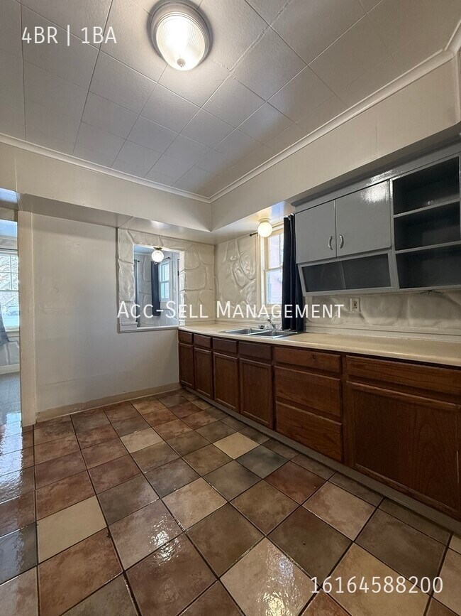 Photo - 106 Haifley Pl SE