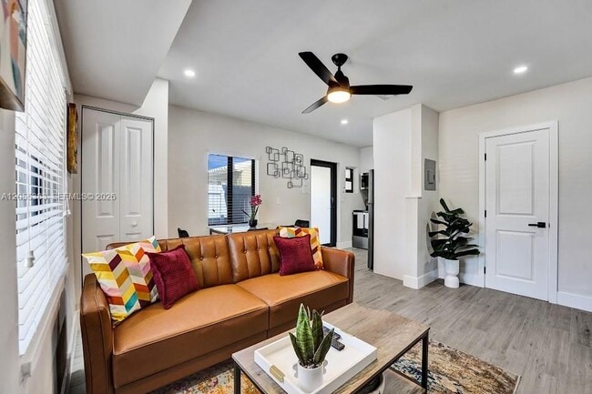Building Photo - 1405 N Andrews Ave Unit 2