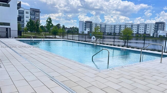 5579 Millennia Park Dr Unit 318