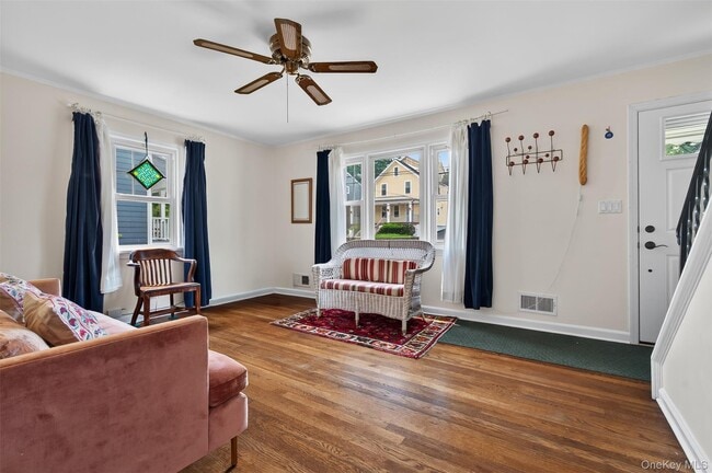 Photo - 354 Eighth Ave